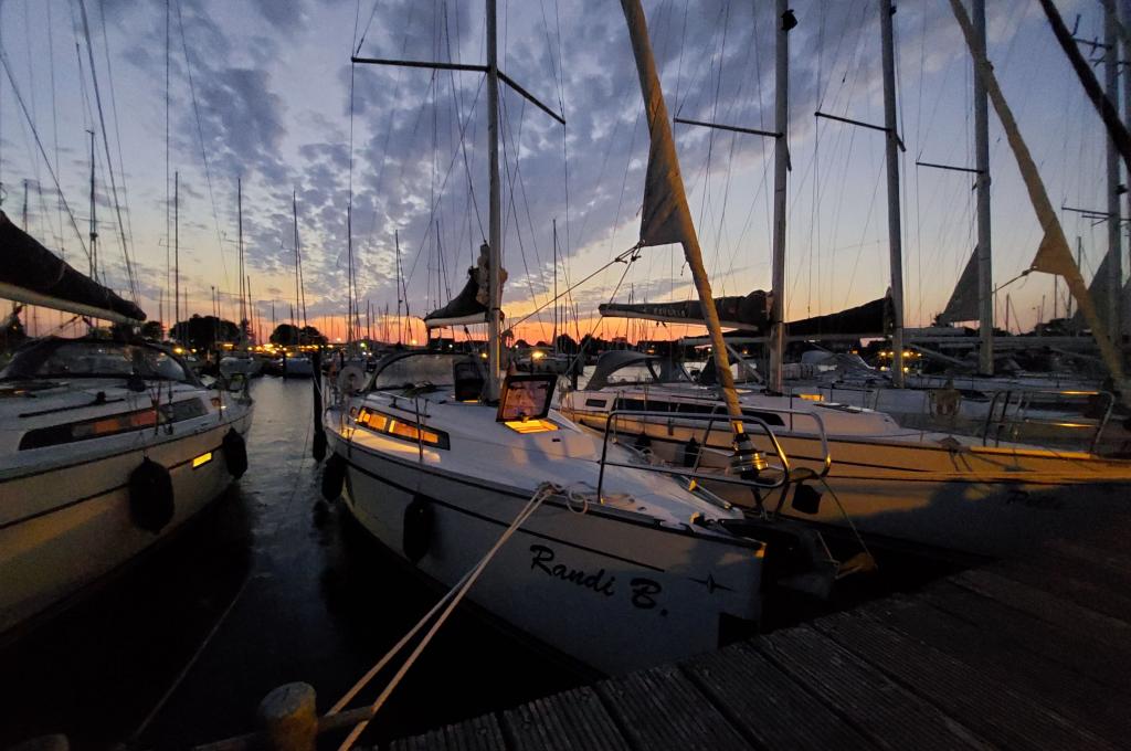 Original-Foto eines Kunden | aufgenommen am 04.06.2021 | Vercharterer hat mehrere baugleiche Yachten. Abweichungen sind möglich.