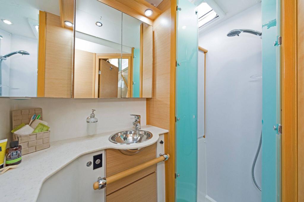 Original-Foto | Vercharterer hat mehrere baugleiche Yachten. Abweichungen sind möglich.