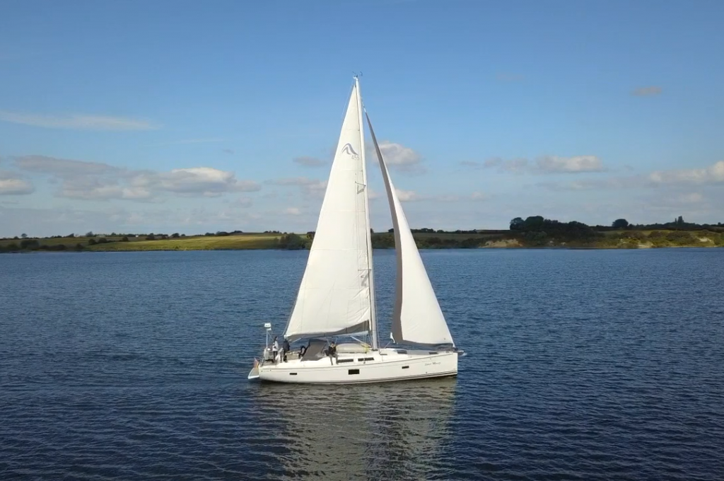 Original-Foto eines Kunden | Vercharterer hat mehrere baugleiche Yachten. Abweichungen sind möglich.