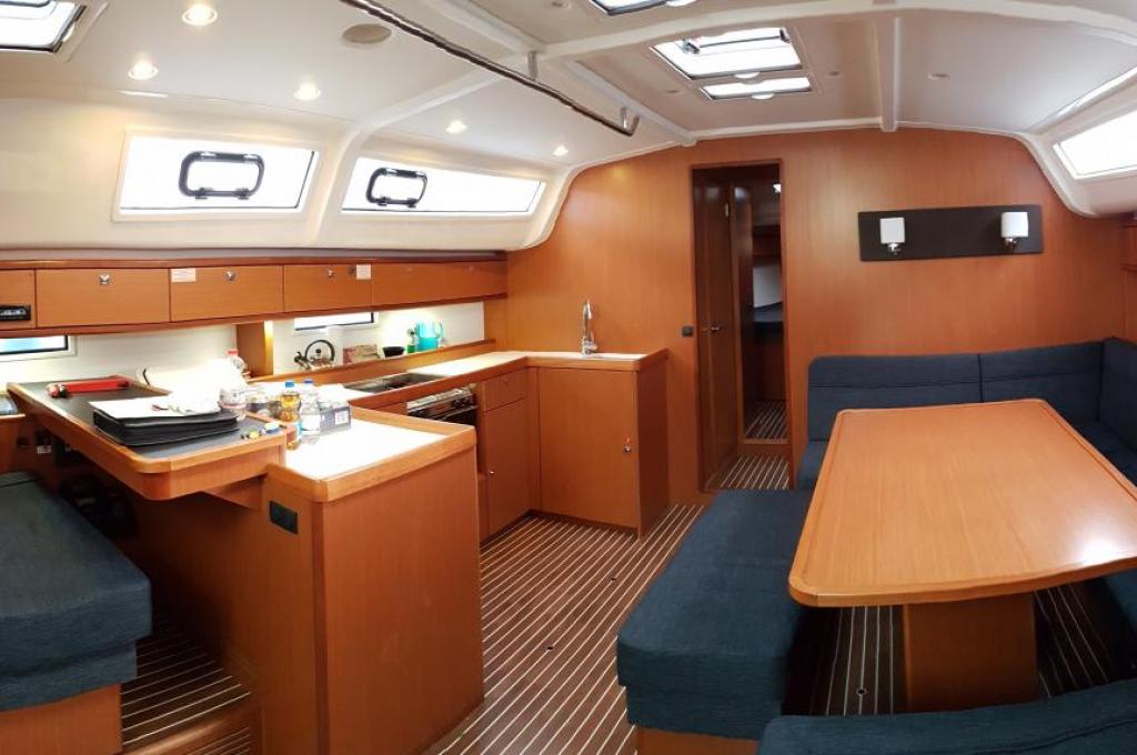 Original-Foto eines Kunden | Vercharterer hat mehrere baugleiche Yachten. Abweichungen sind möglich.