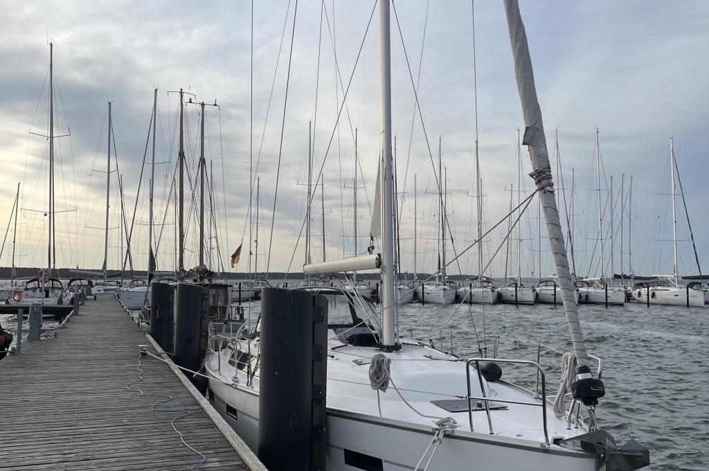 Original-Foto eines Kunden | Vercharterer hat mehrere baugleiche Yachten. Abweichungen sind möglich.