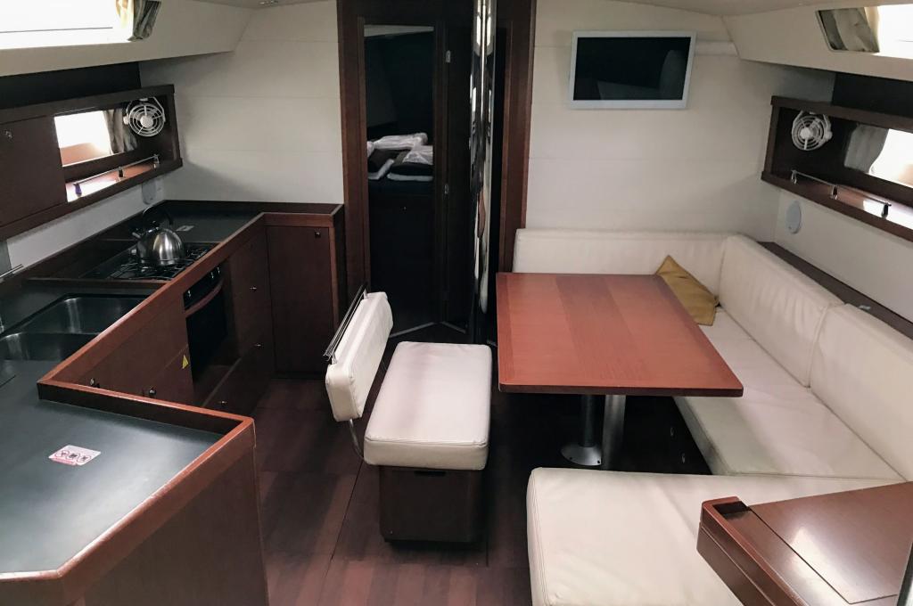 Original-Foto | aufgenommen am 21.04.2017 | Vercharterer hat mehrere baugleiche Yachten. Abweichungen sind möglich.